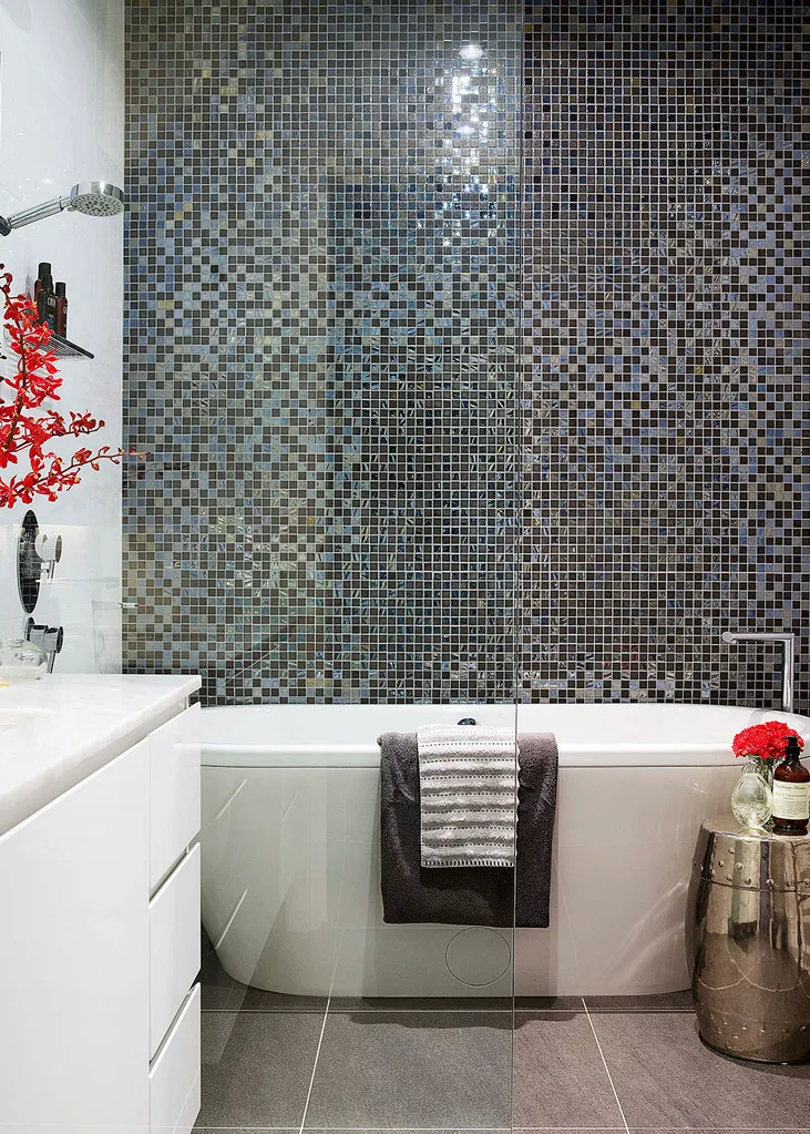 bathroom tub
