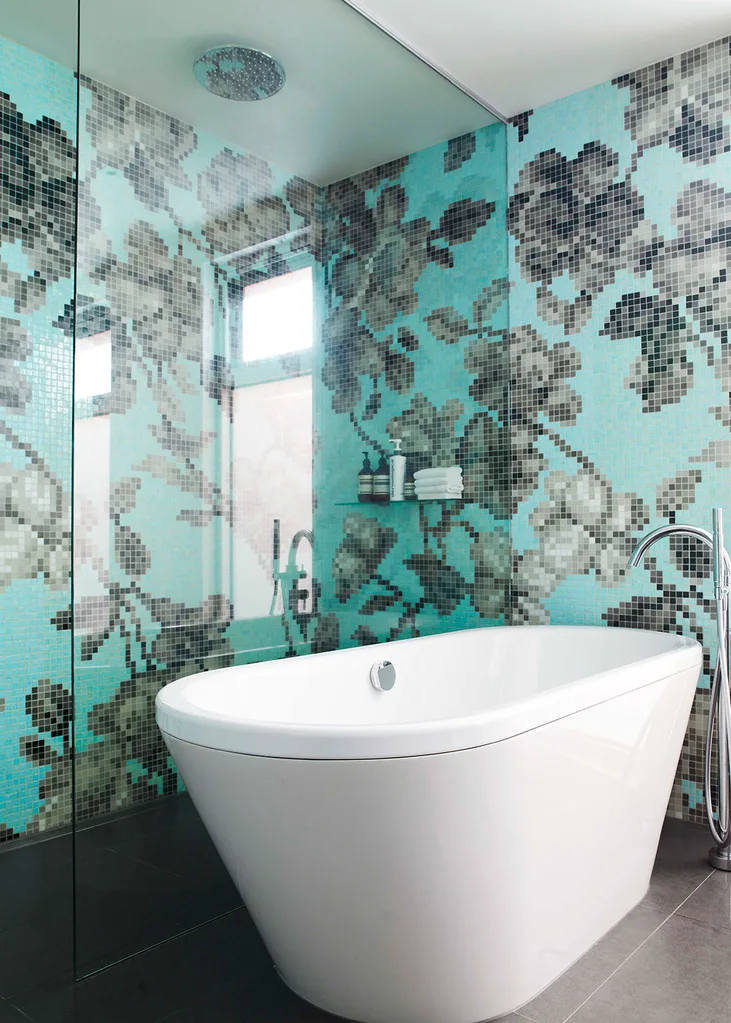 bathroom floral