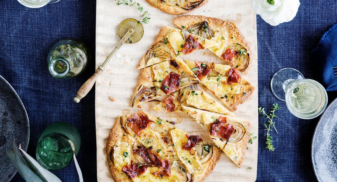 Red onion, camembert & prosciutto flatbread Recipe | Home Beautiful