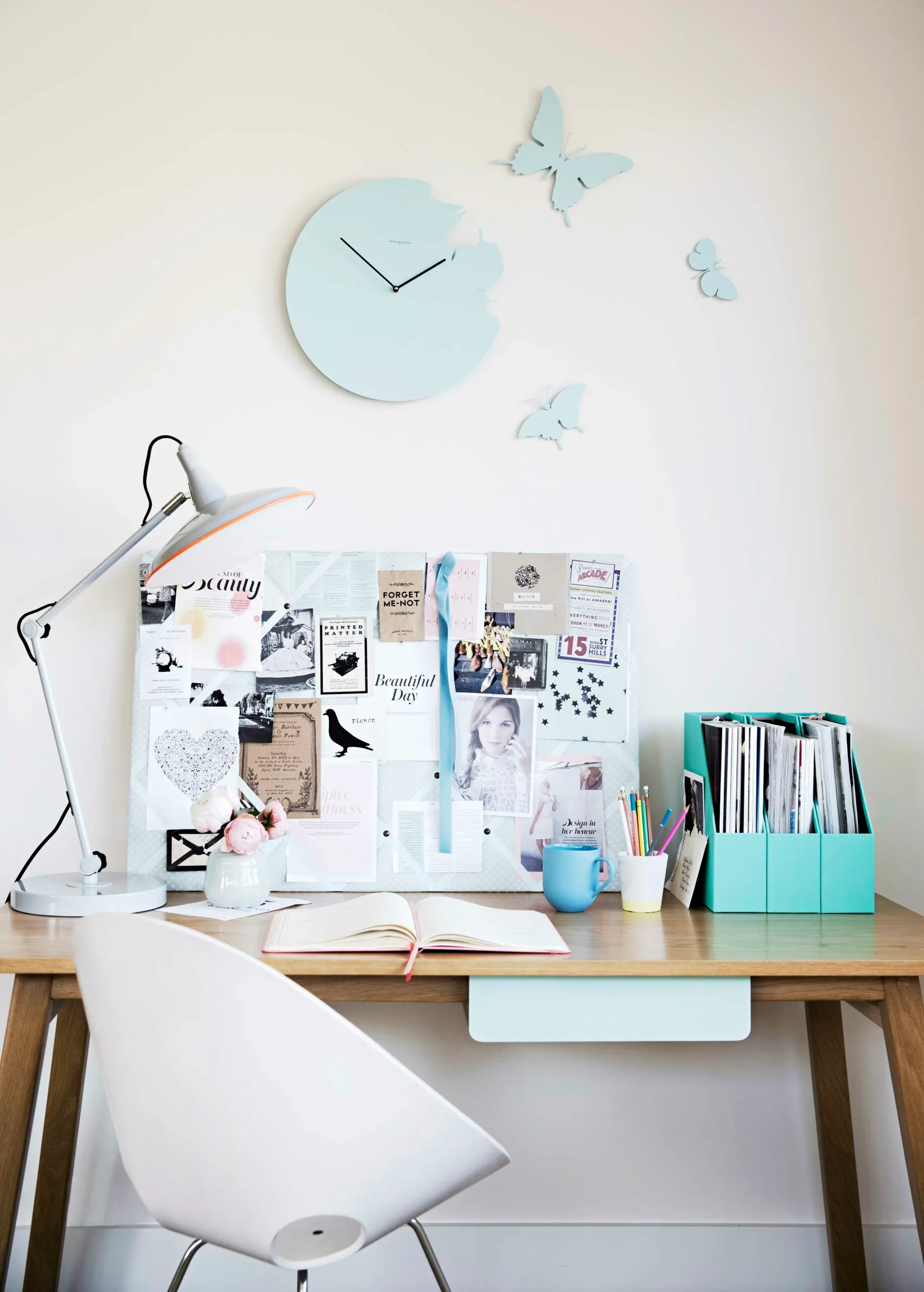 divine desk