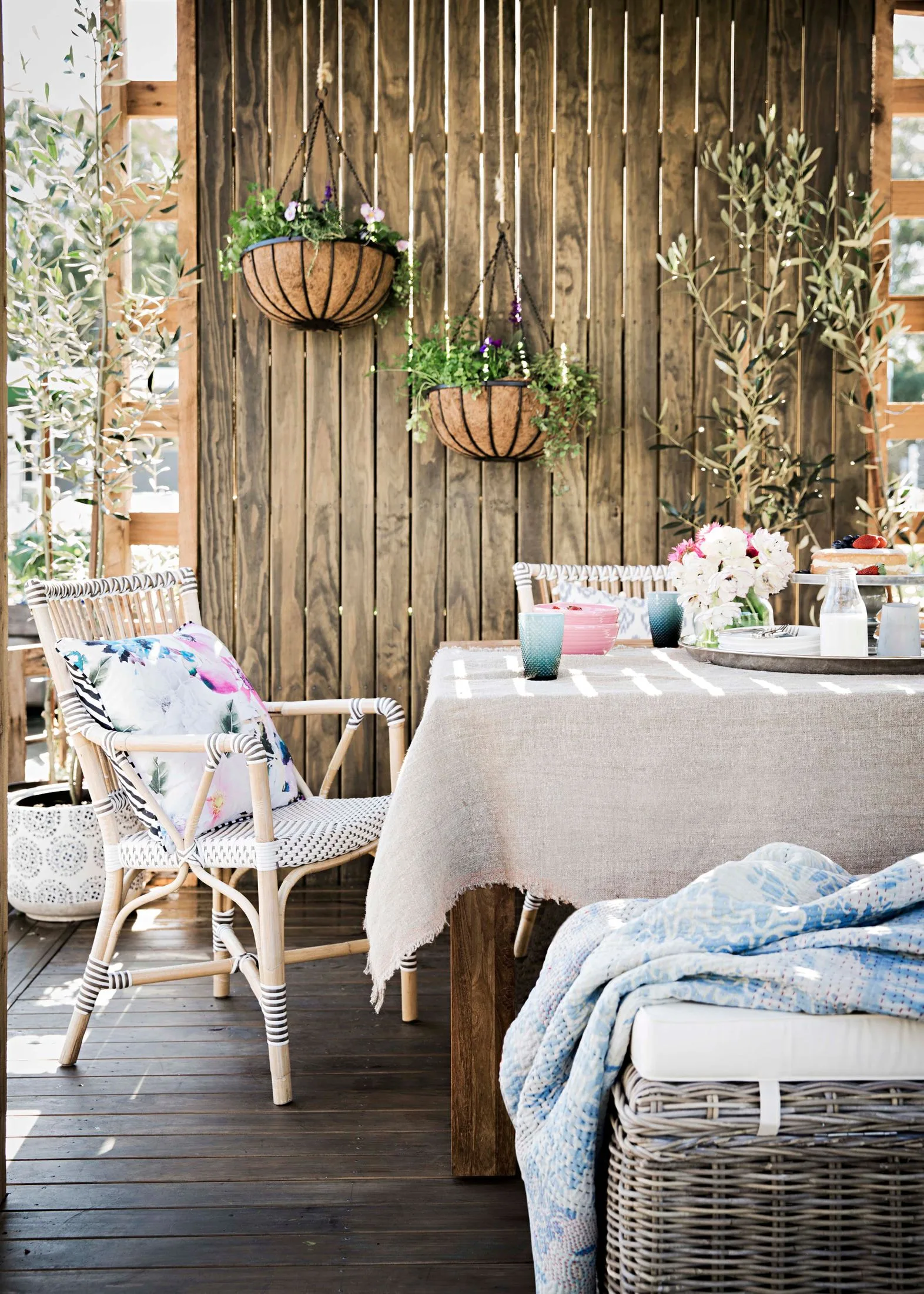 Alfresco entertaining | Home Beautiful Magazine Australia