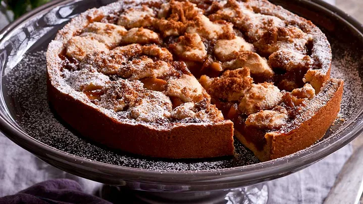 rhubarb and apple pie with homemade pastry