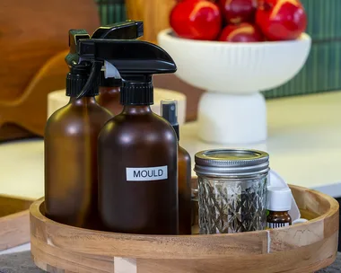 How to make a natural mould remover spray