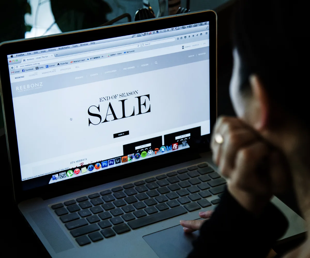 Black Friday and Cyber Monday sales - online shopping EOS