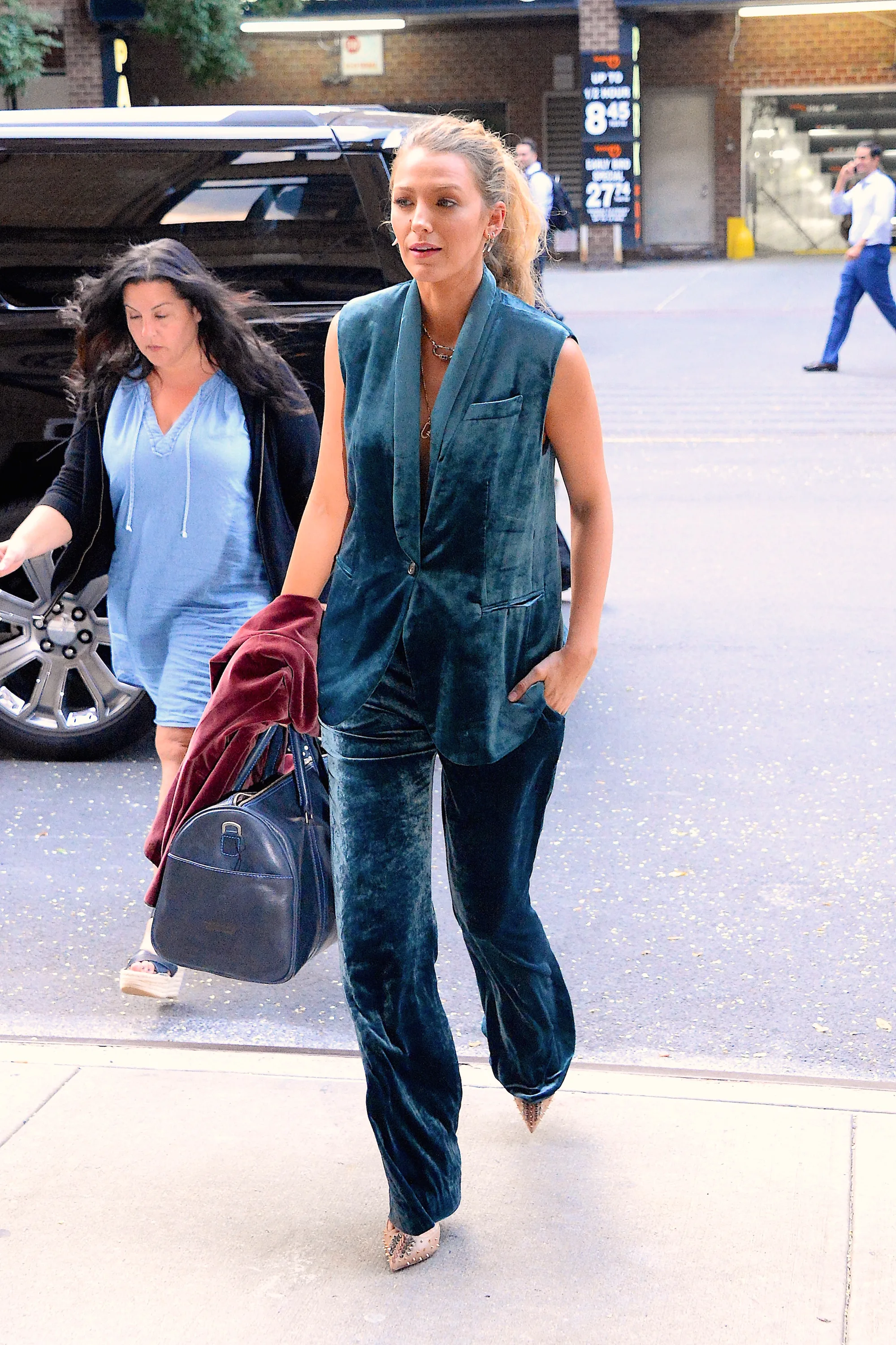 NEW YORK, NY - AUGUST 17:  Blake Lively seen out and about in Manhattan on  August 17, 2018 in New York City.  (Photo by Robert Kamau/GC Images).