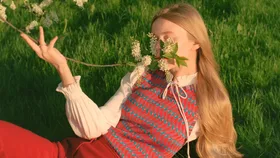 A stylist’s guide to the 10 wardrobe staples that work in every season