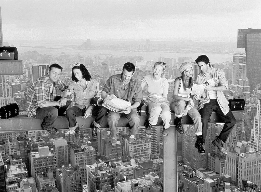 FRIENDS -- Pictured: (l-r) Matt LeBlanc as Joey Tribbiani, Courteney Cox Arquette as Monica Geller, Matthew Perry as Chandler Bing, Lisa Kudrow as Phoebe Buffay, Jennifer Aniston as Rachel Green, David Schwimmer as Ross Geller  (Photo by NBCU Photo Bank/NBCUniversal via Getty Images via Getty Images)