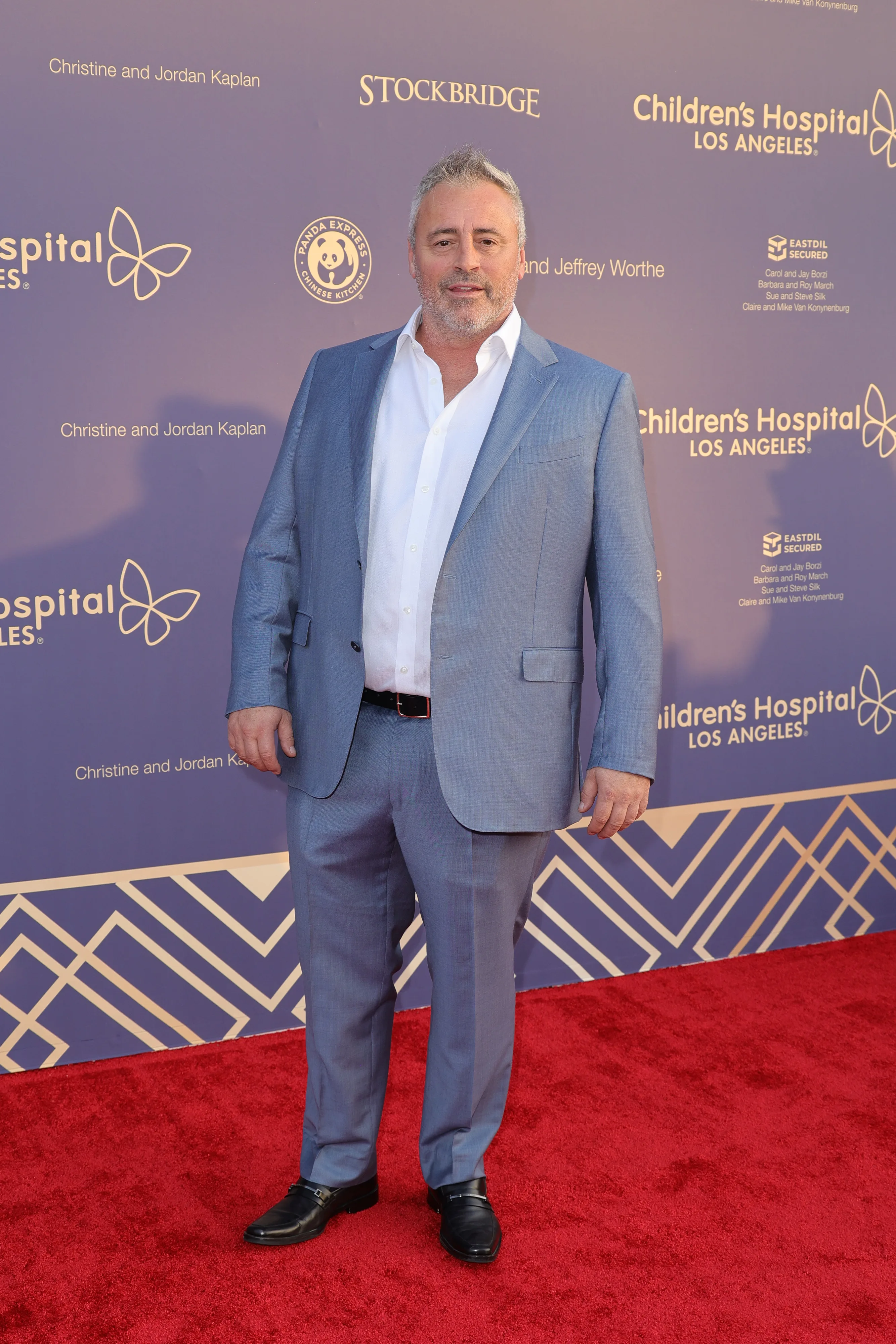 Matt LeBlanc wears a pale blue suit on the red carpet for Children's Hospital Los Angeles 2022 CHLA Gala at Barker Hangar