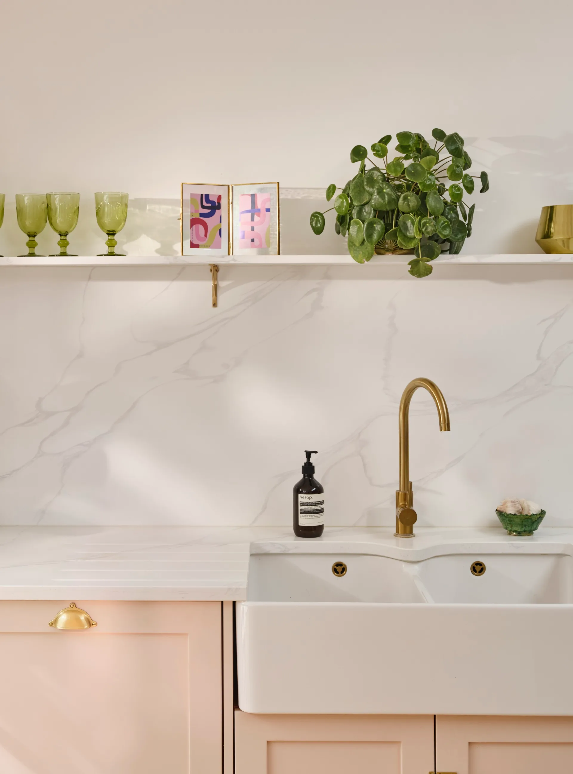 Modern kitchen counter and skin in white