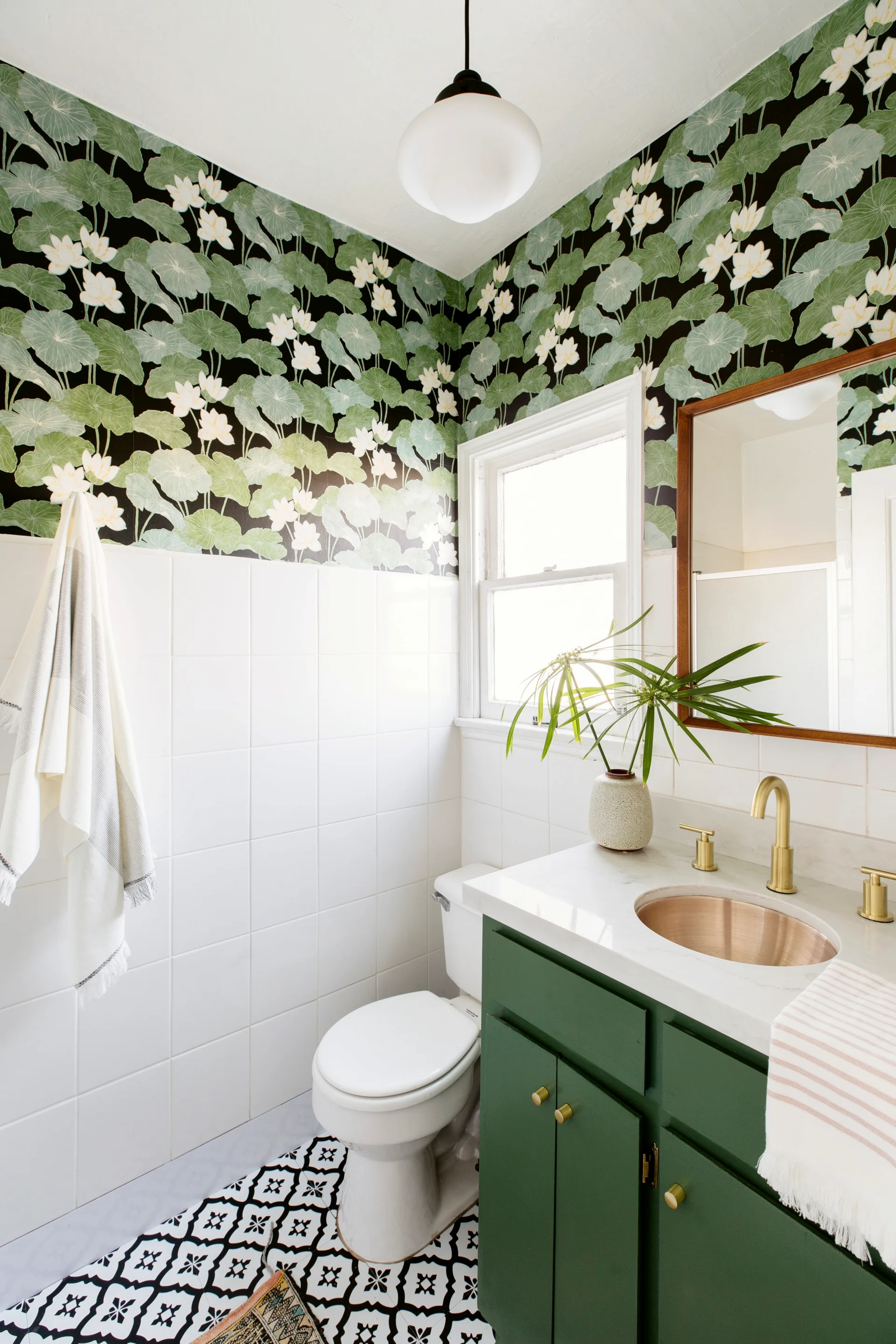 Bathroom in whites and greens