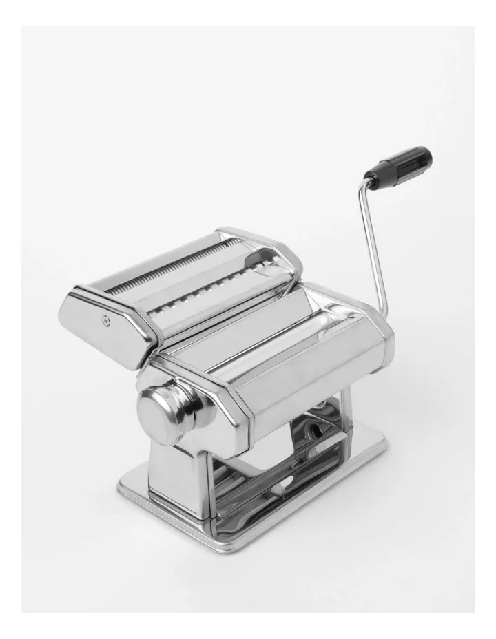 The Cooks Collective pasta maker - silver