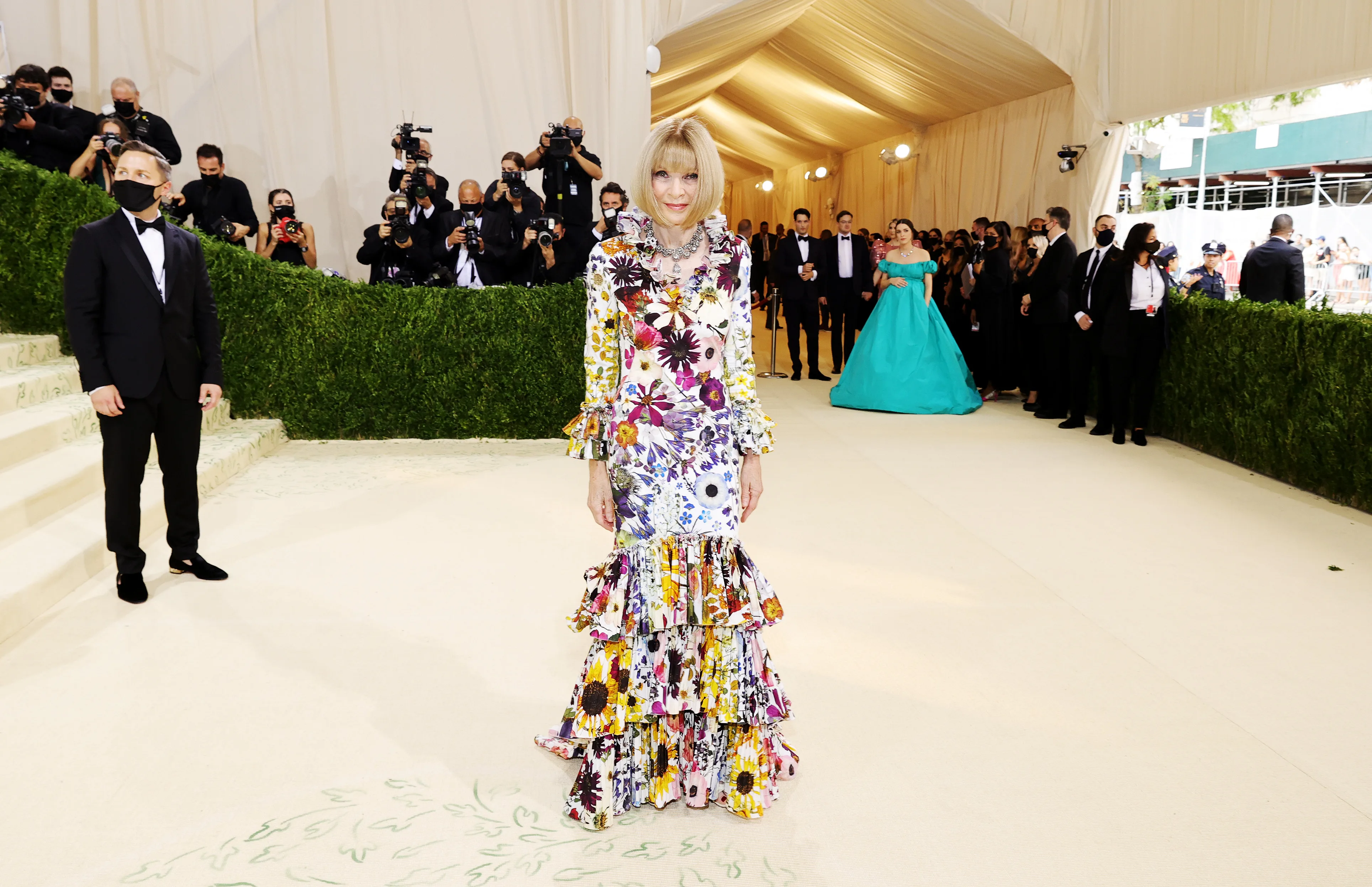 NEW YORK, NEW YORK - SEPTEMBER 13: Anna Wintour attends The 2021 Met Gala Celebrating In America: A Lexicon Of Fashion at Metropolitan Museum of Art on September 13, 2021 in New York City. (Photo by Mike Coppola/Getty Images)