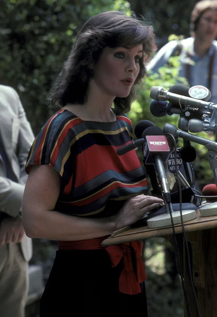 MEMPHIS, TN - MAY 4:  Priscilla Presley gives a press conference to announce Elvis Presley's home, Graceland Mansion, will open to the public on June 7, 1982 as a memorial museum on May 4, 1982 at Graceland in Memphis, Tennessee. (Photo by Ron Galella/Ron Galella Collection via Getty Images)