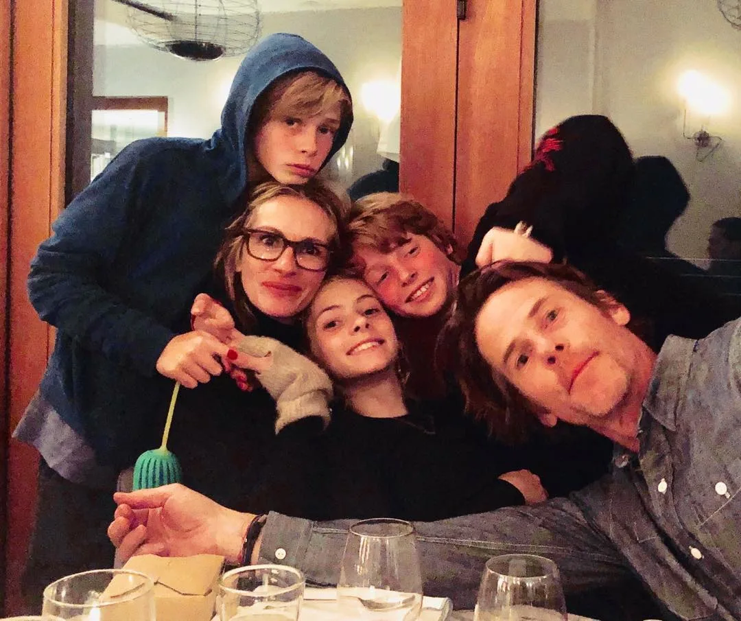 julia roberts and daniel moder with their children 