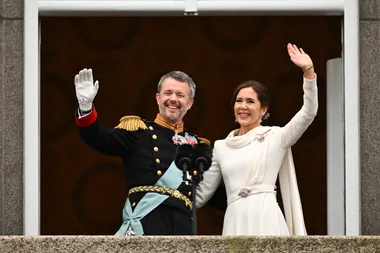 queen mary coronation outfit