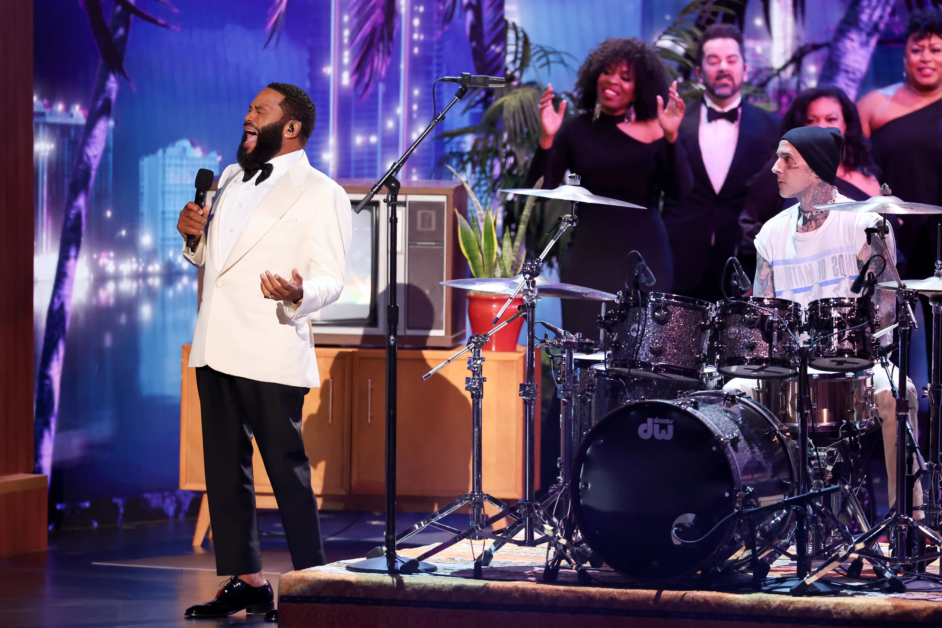 emmy awards moments 2023 anthony anderson travis barker