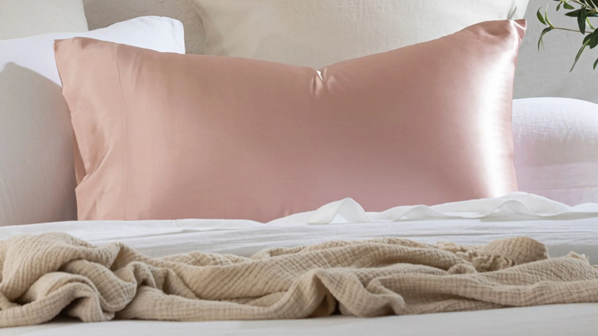 Muse Light Pink Mulberry Silk Pillowcase - Valentine's Day gifts