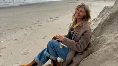 Christie Brinkley urges fans to use “sun protection” after skin cancer diagnosis