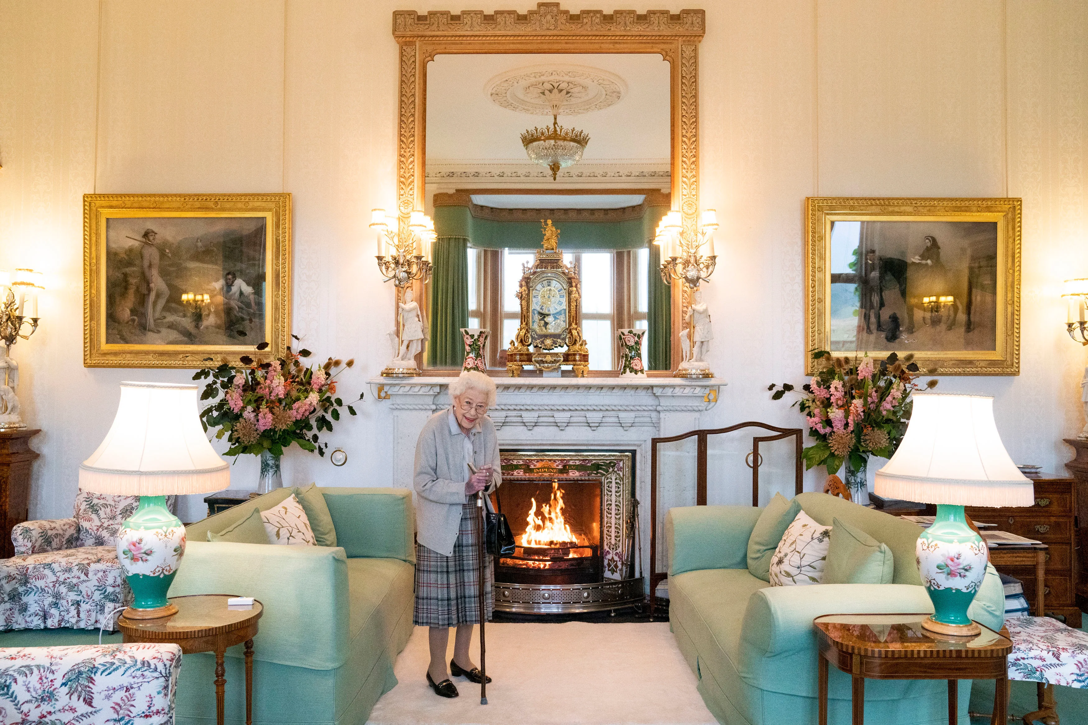 queen elizabeth at balmoral castle