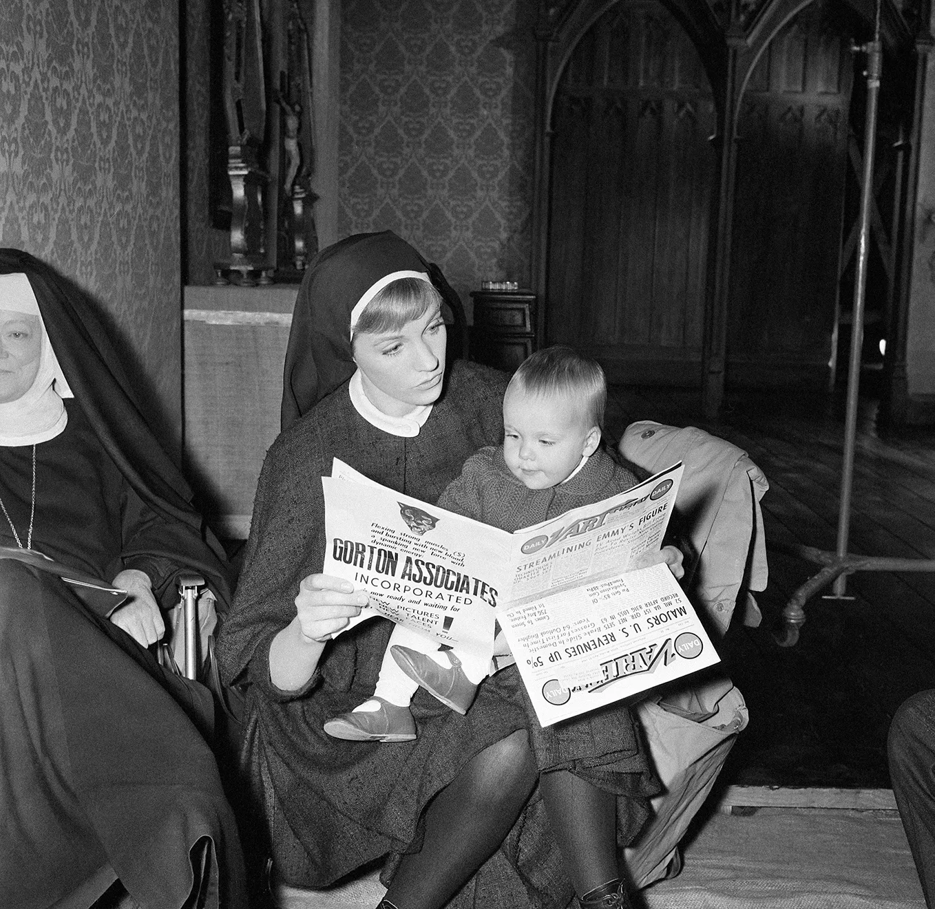 Julie Andrews with her daughter Emma Katherine Walton, on The Sound of Music set