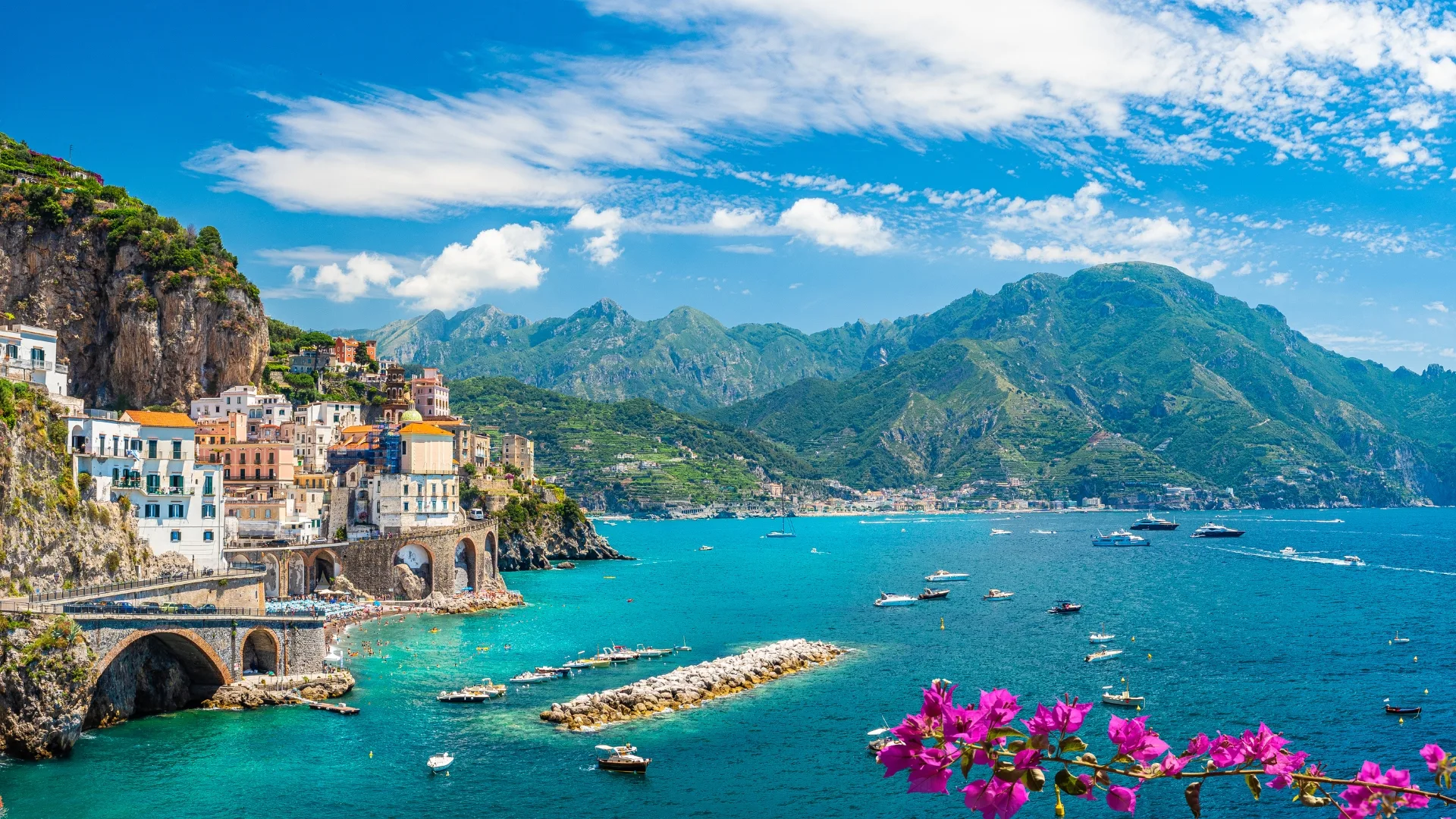 A shot of the Amalfi Coast sea