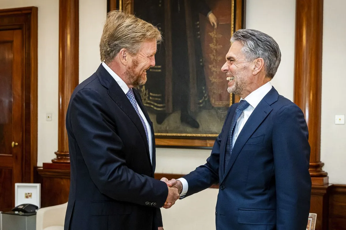 king willem-alexander and dick schoof