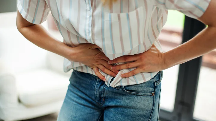 Doctor who diagnosed her own colon cancer shares signs to look for