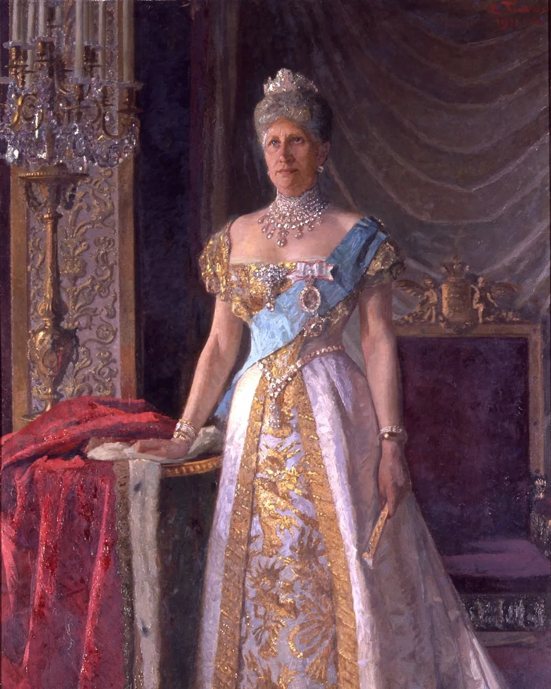 Queen Lovisa wearing the Rosenstensettet crown jewels.