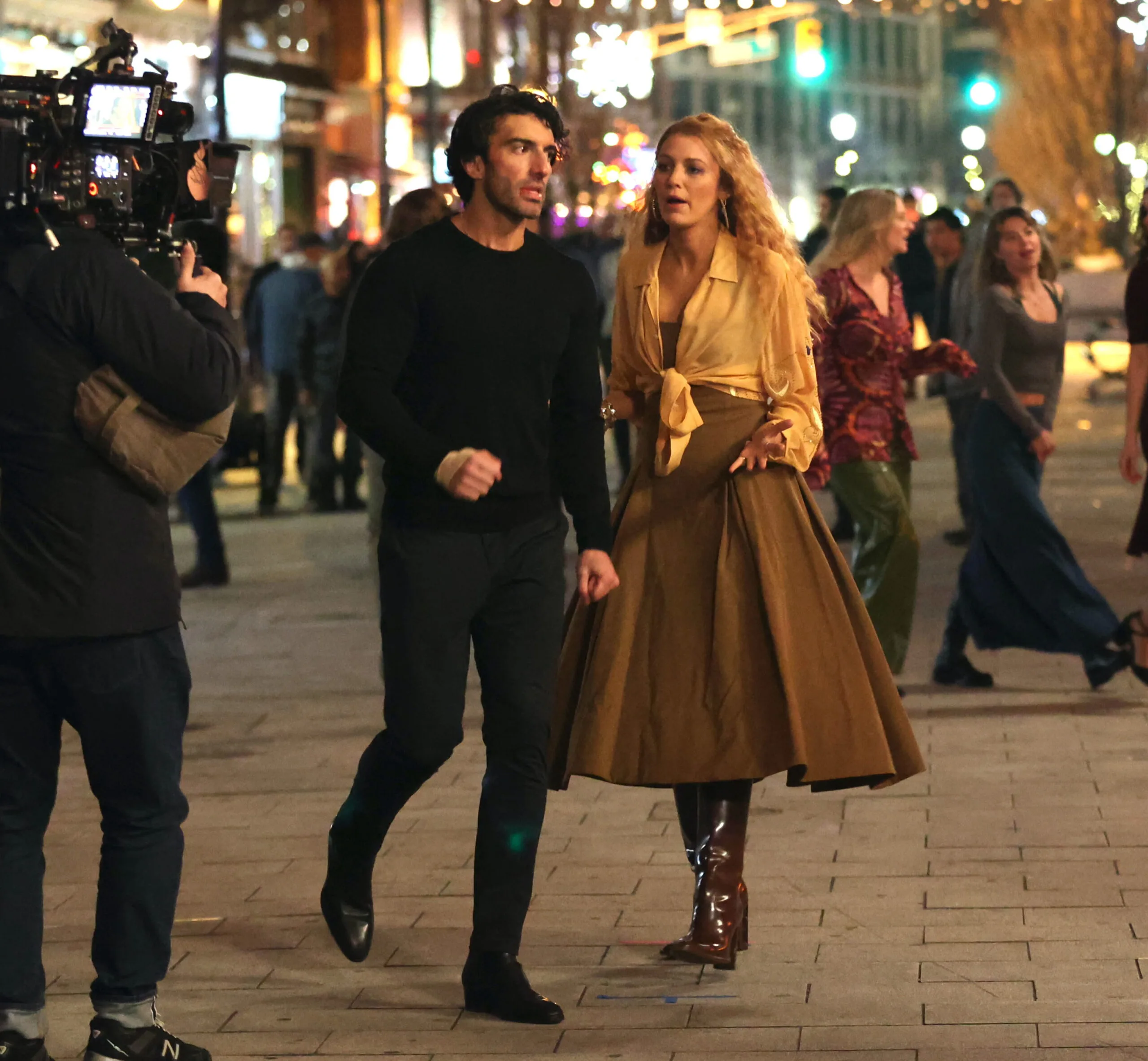 justin baldoni and blake lively on the set of it ends with us