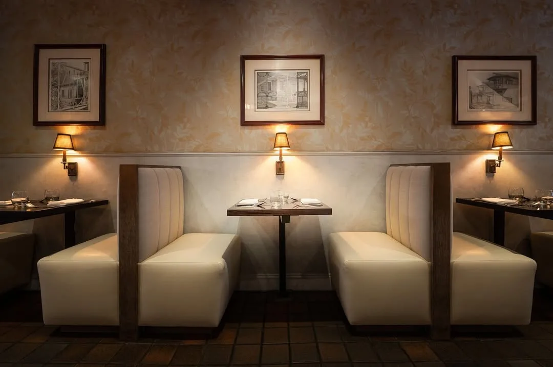 Victor's Café, New York interior booth seating