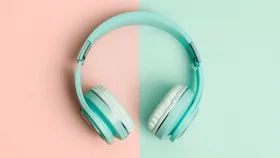 The nine best podcasts to listen to on a long train commute