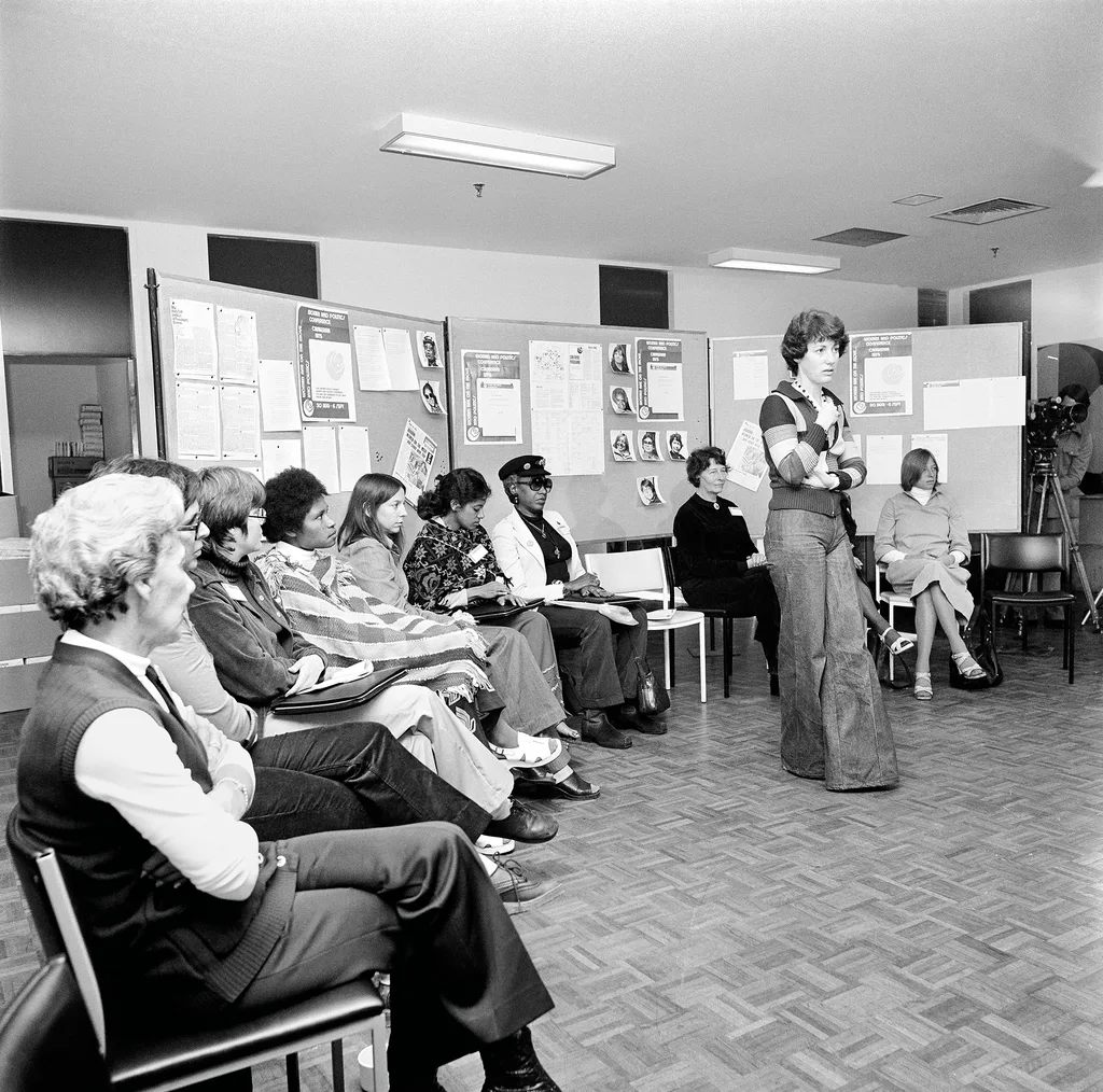 Elizabeth speaking at the women and politics conference