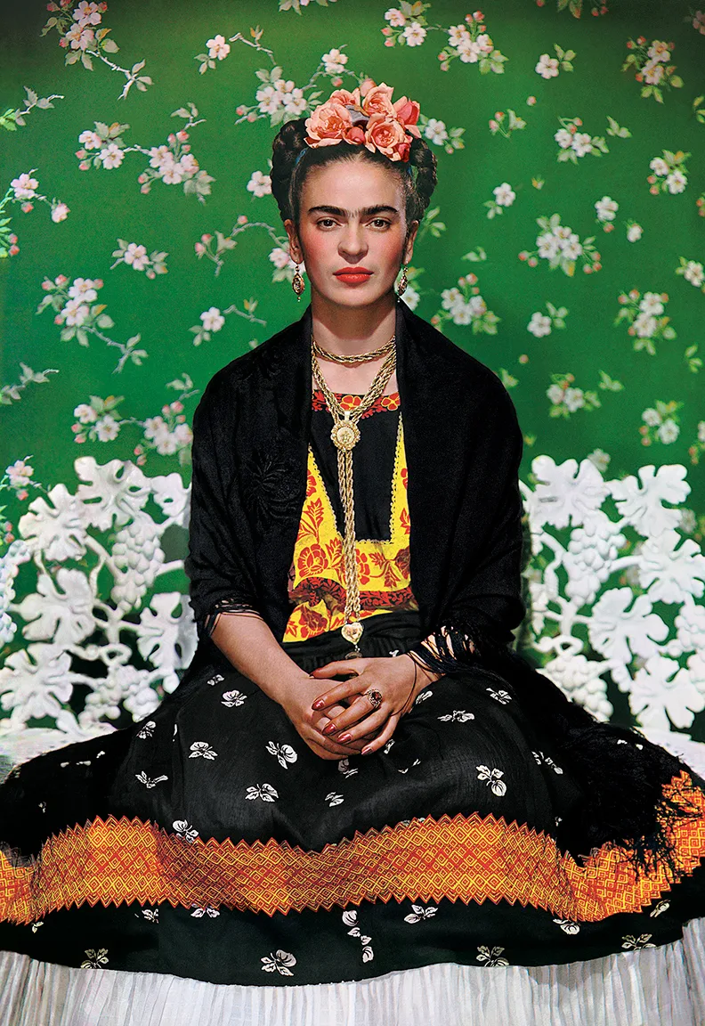 Nickolas captured this image of Frida in his New York studio. Copyright: Nickolas Muray Archives