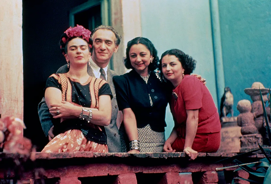 Frida, Nickolas, Rosa - who introduced the couple - and Frida's sister, Cristina. Copyright: Nickolas Muray Archives