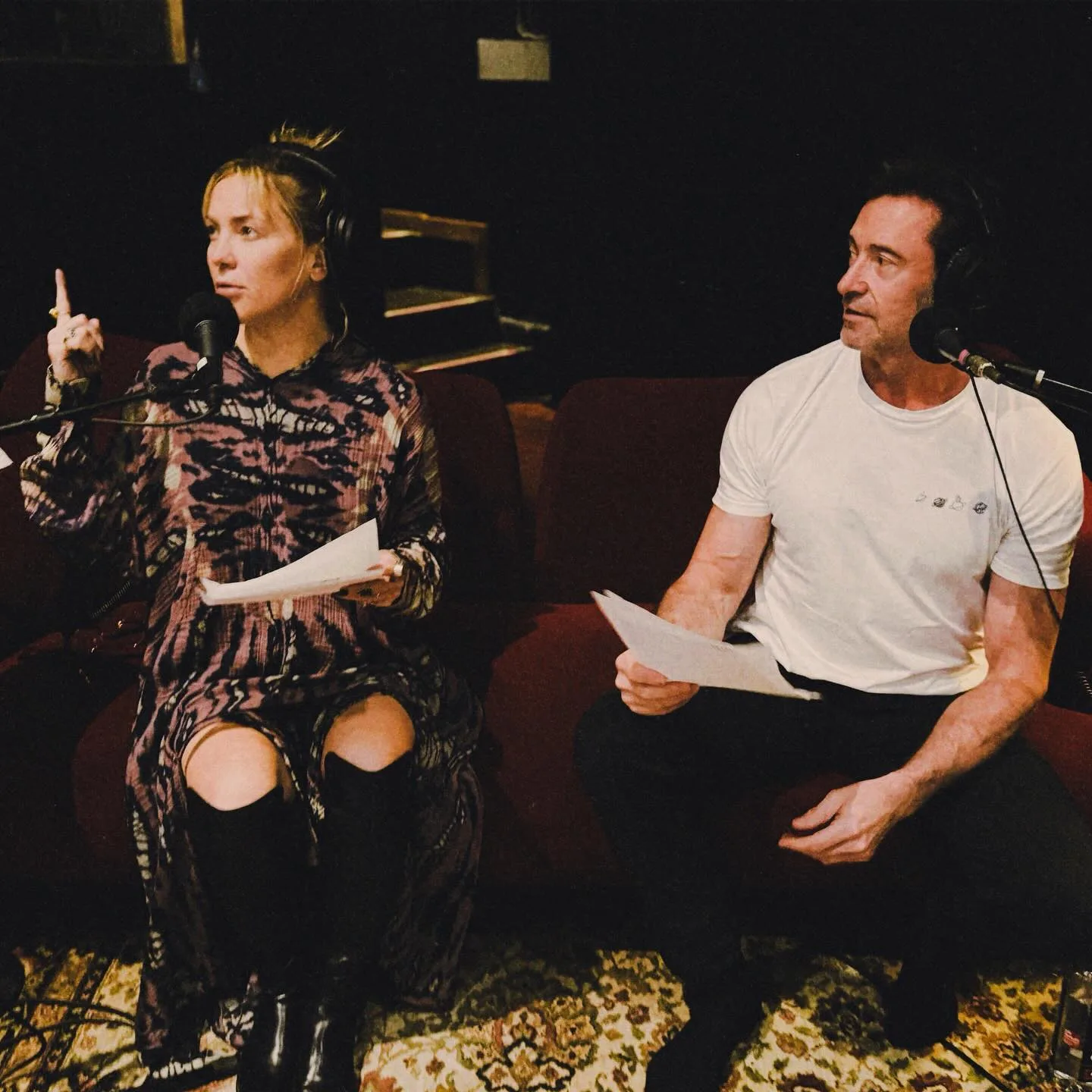 kate hudson and hugh jackman on the set of the film song sung blue
