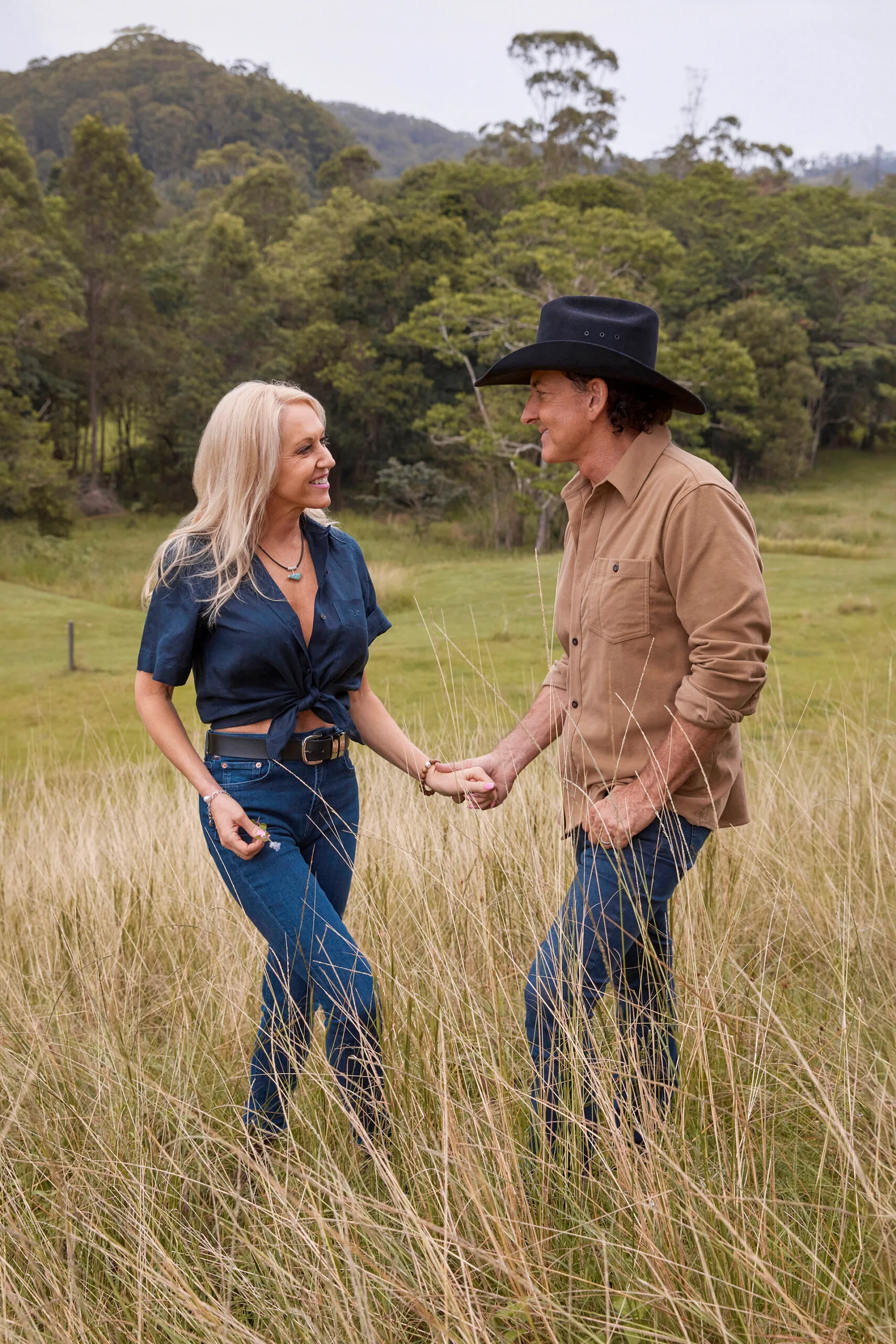 Robby and Lee Kernaghan in a field