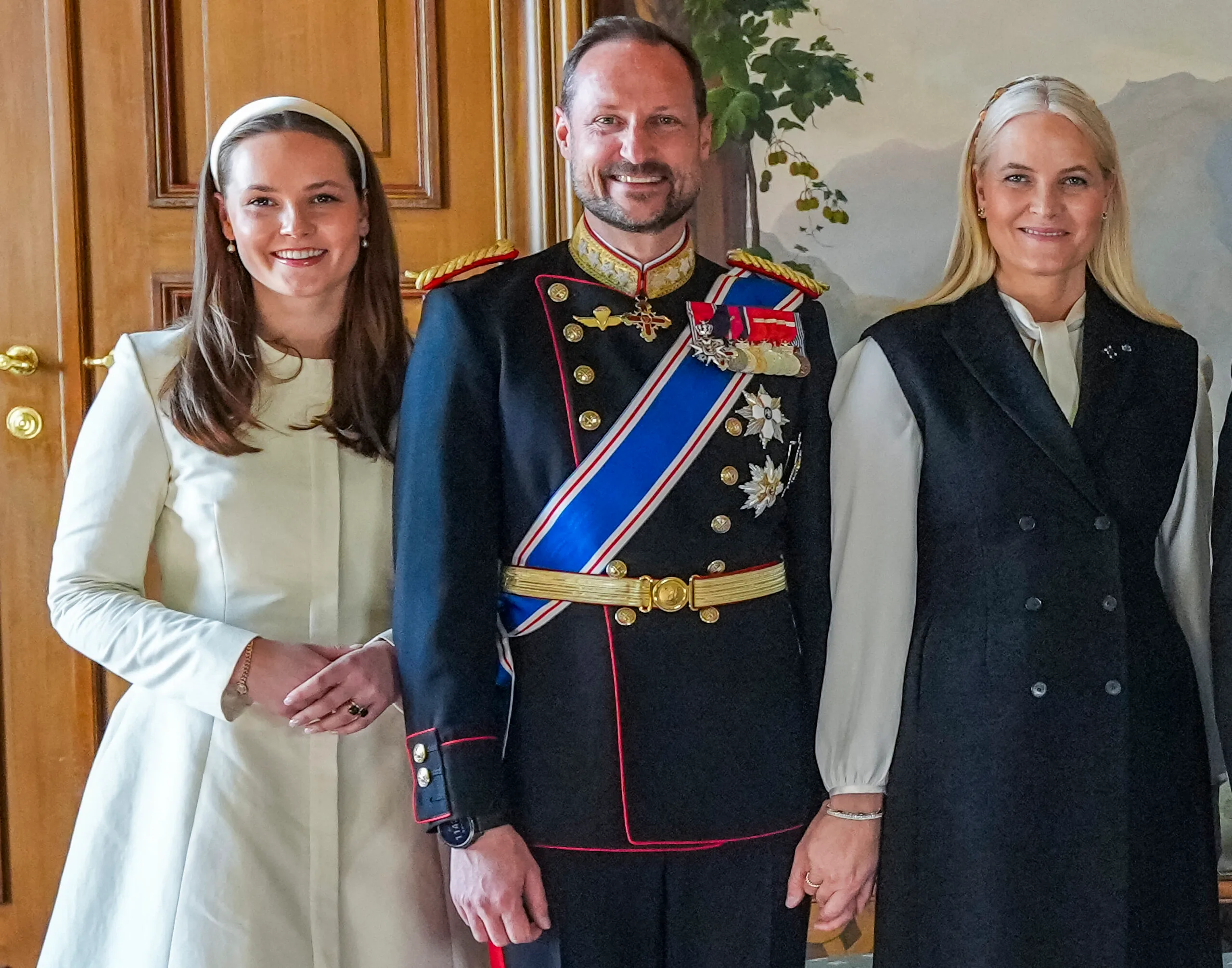 ingrid with her parents Crown Prince Haakon and Crown Princess Mette-Marit
