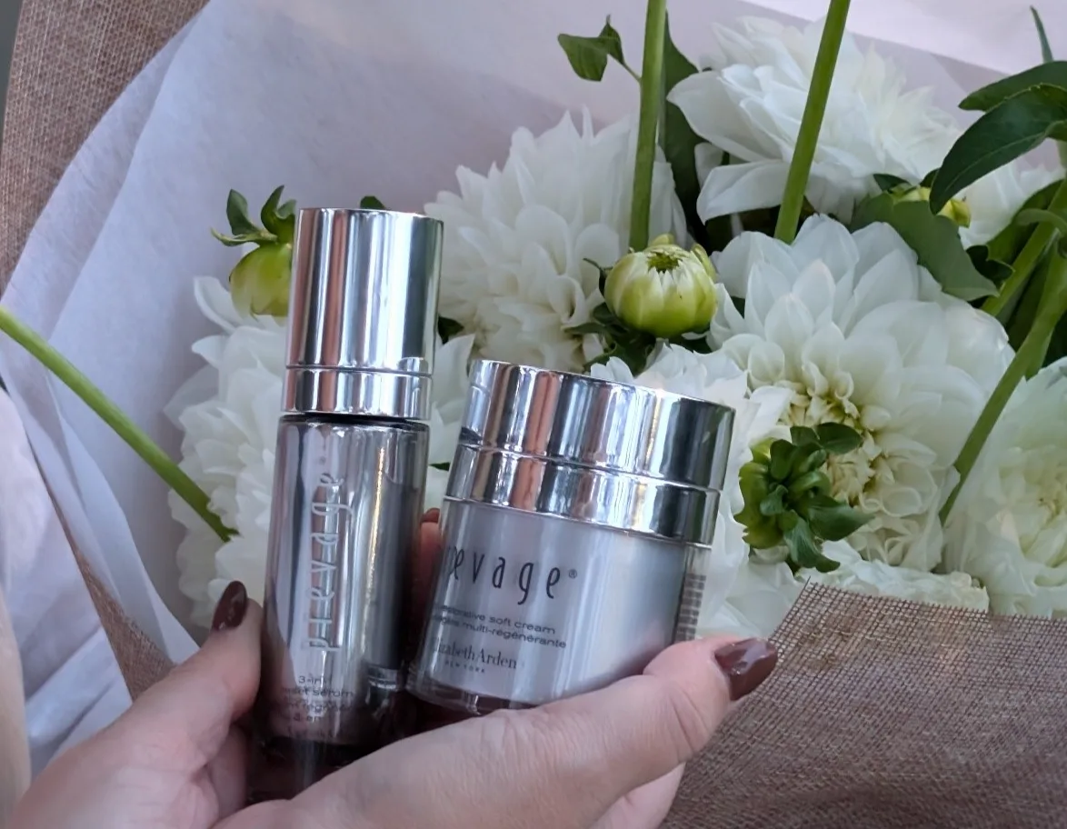 Elizabeth Arden Prevage Duo and Mother's Day flowers