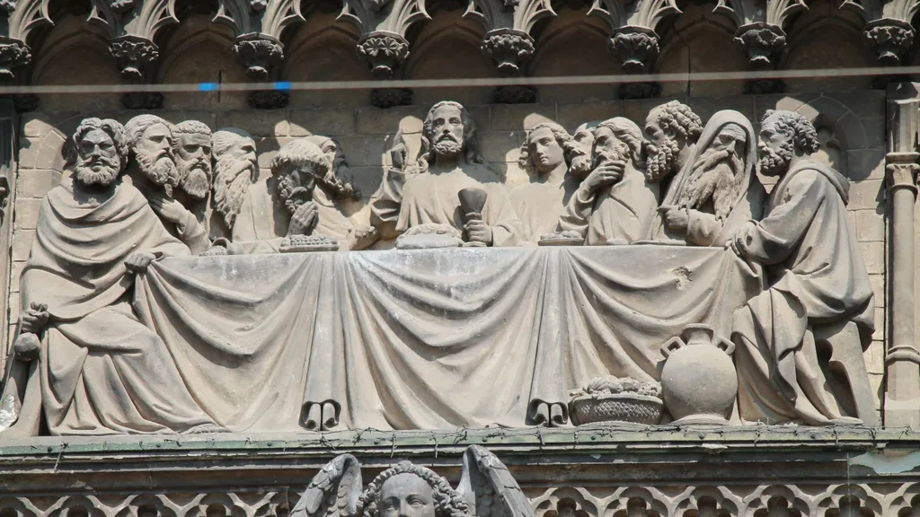 outdoor sculpted fresco of the last supper