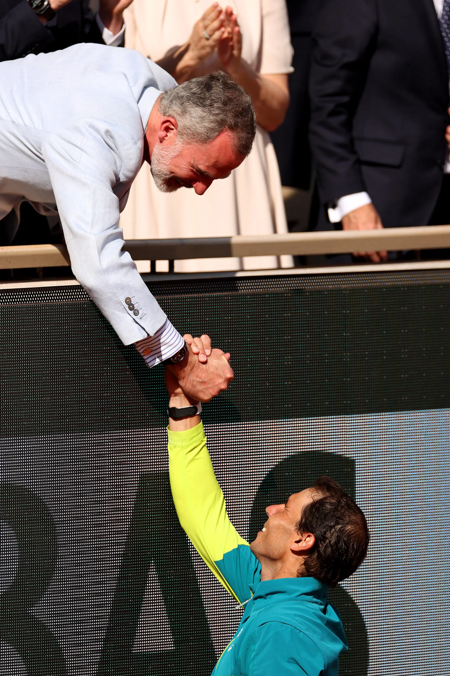 PARIS, FRANCE - JUNE 05: King Felipe VI of Spain congratulates Rafael Nadal of Spain after winning against Casper Ruud of Norway during the Men's Singles Final match on Day 15 of The 2022 French Open at Roland Garros on June 05, 2022 in Paris, France. (Photo by Ryan Pierse/Getty Images)