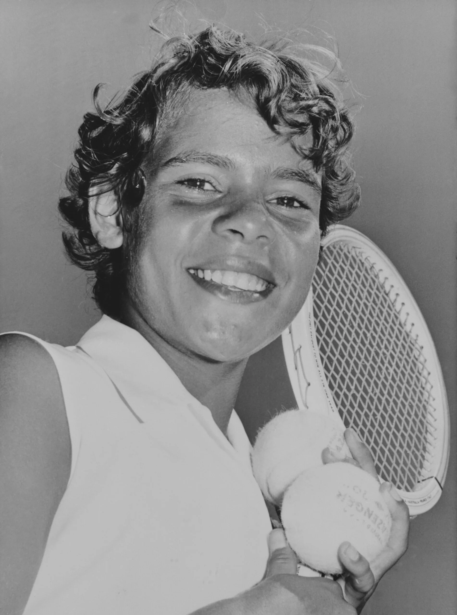 Australian tennis player Evonne Goolagong, later Evonne Goolagong Cawley, circa 1963. (Photo by Keystone/Hulton Archive/Getty Images)