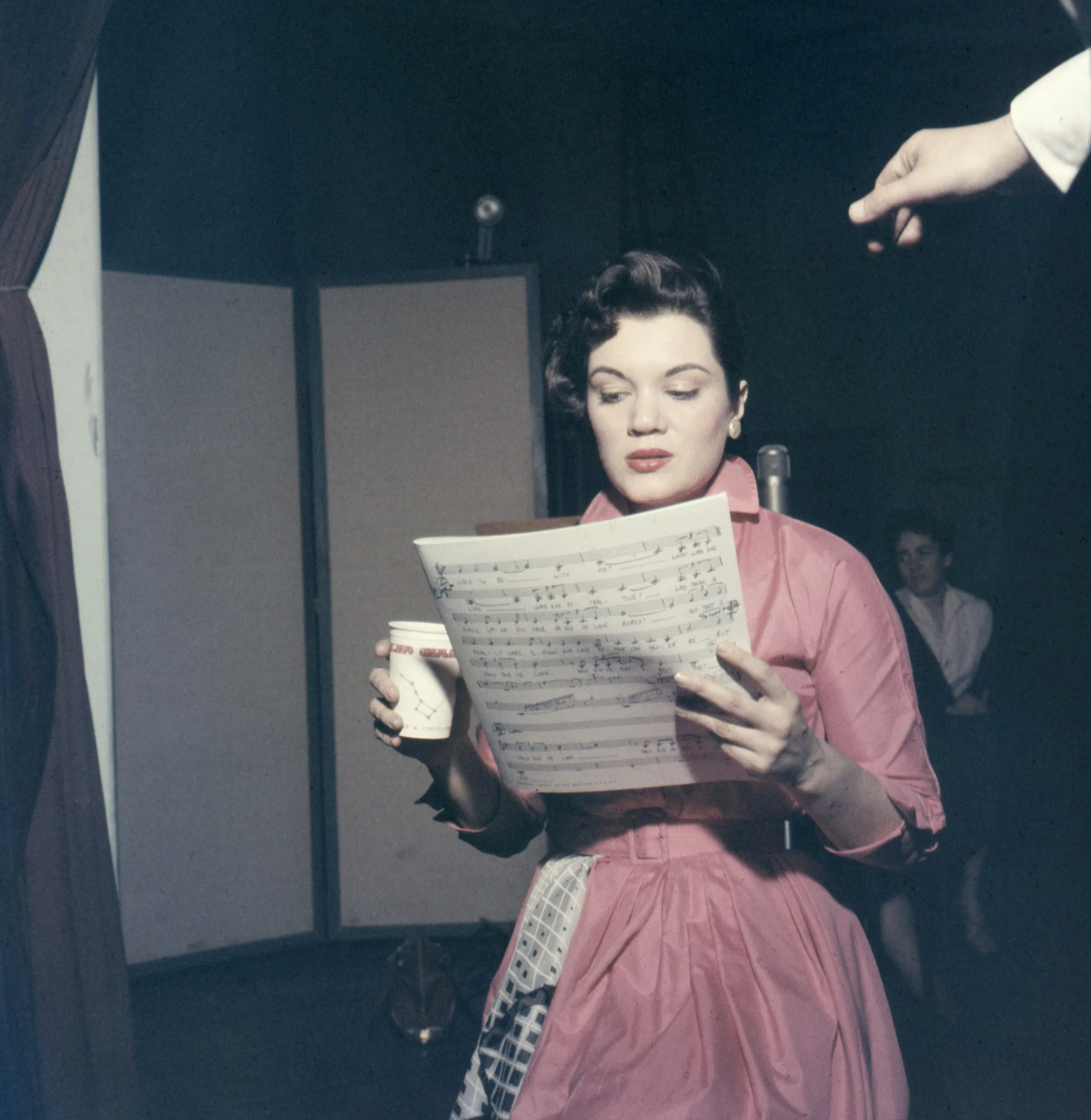 Entertainer Connie Francis records in the studio in circa 1959 in New York. (Photo by PoPsie Randolph/Michael Ochs Archives/Getty Images)