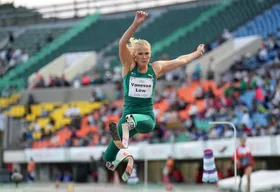 Para Athlete Vanessa Low competes in long jump.