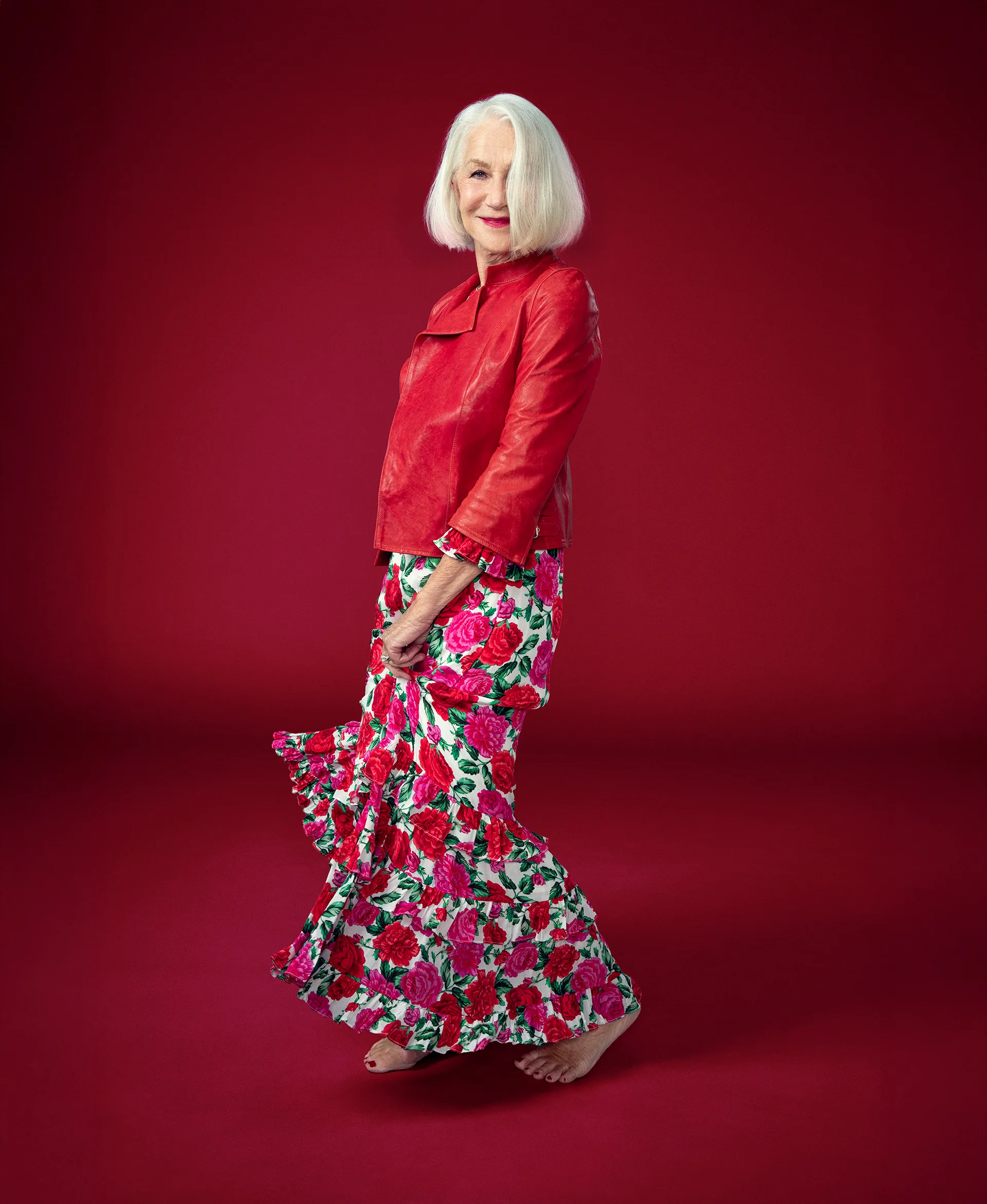 Helen Mirren dancing barefood. GILES KEYTE/NETFLIX