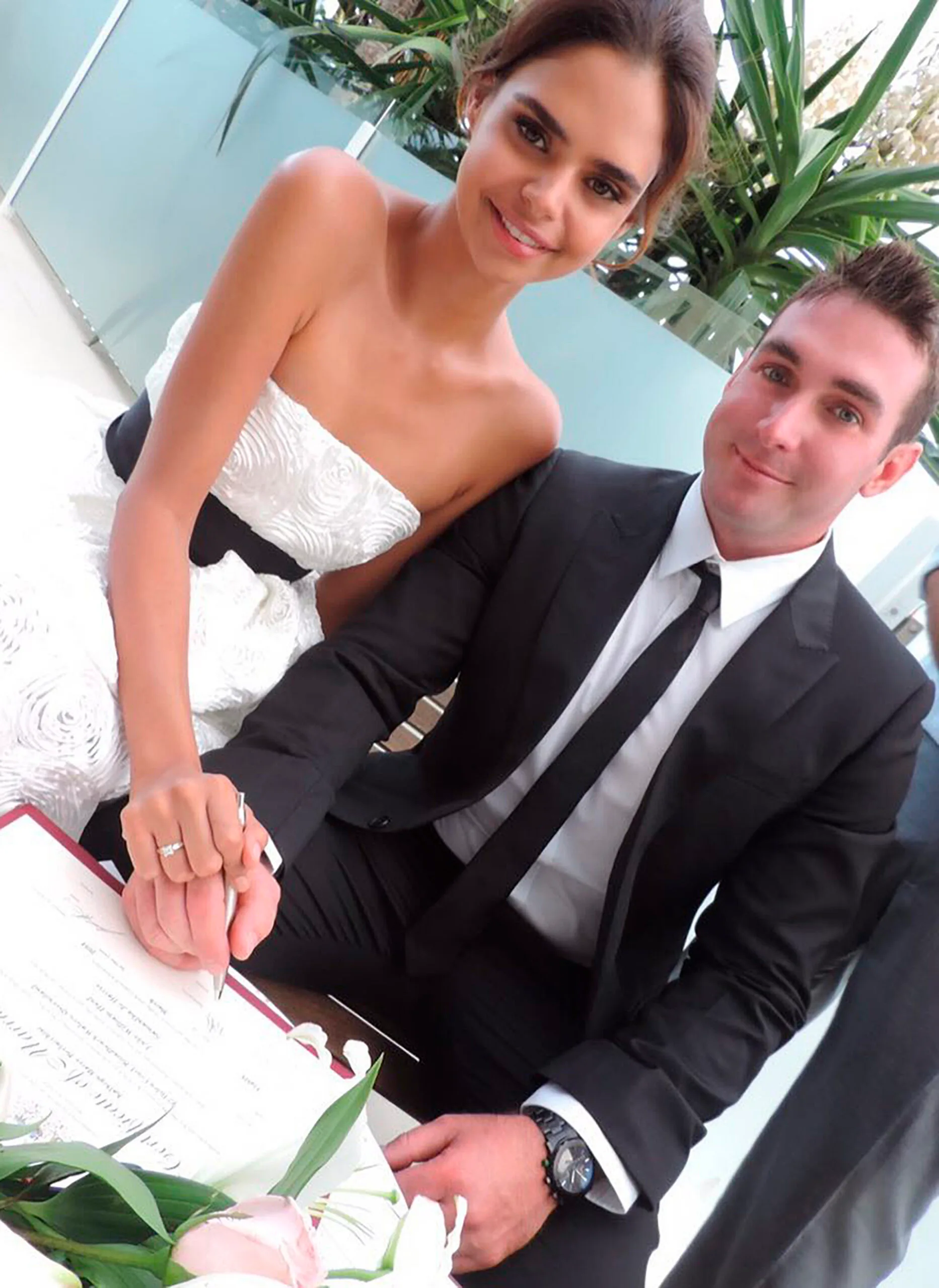 Samantha Harris and Luke Hunt on their wedding Day. Image supplied.