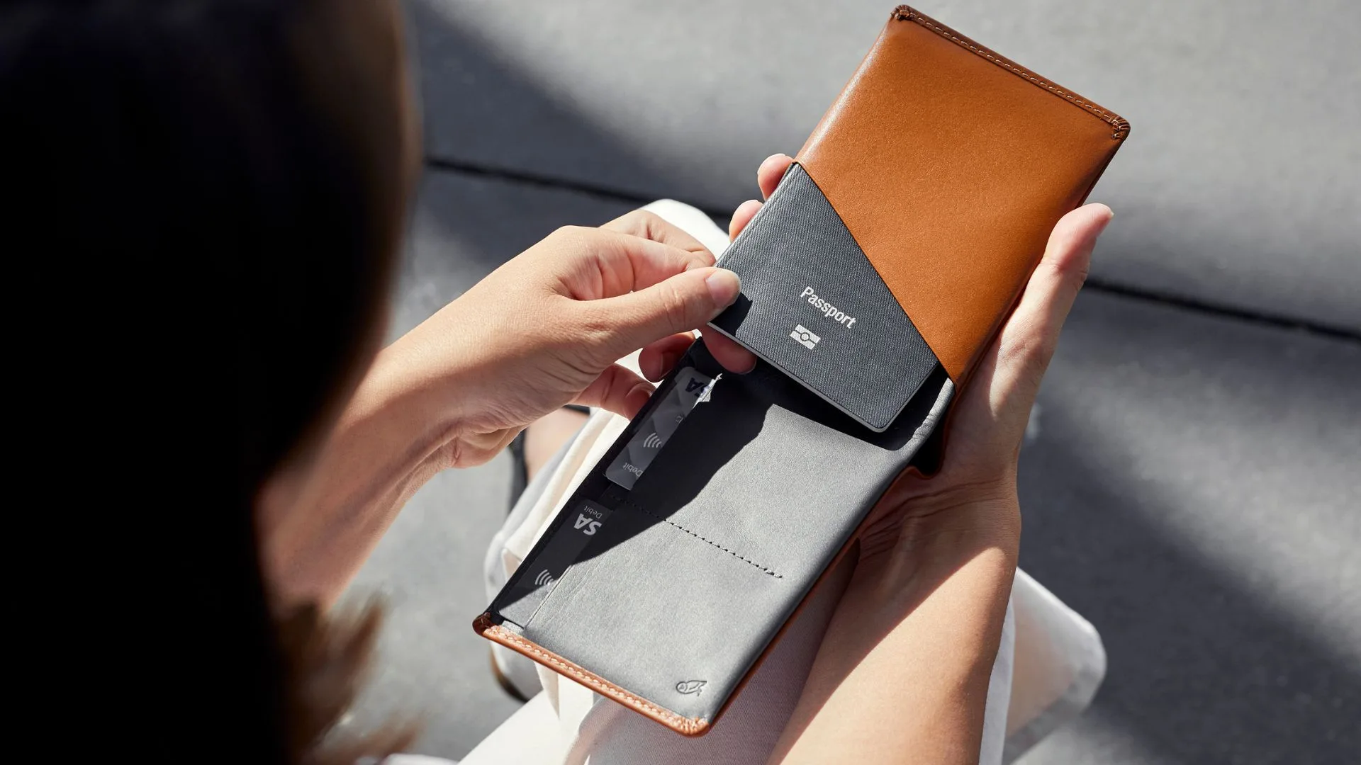 Bellroy Travel Wallet - avoid roaming charges