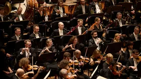 40 years later, Melbourne Symphony Orchestra celebrates the Music of Sir Elton John 