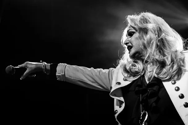 ‘Total Eclipse of the Heart’ singer Bonnie Tyler has died