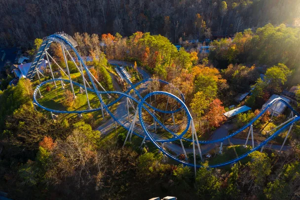 Hello Dollywood: The Weekly visits Dolly Parton’s theme park