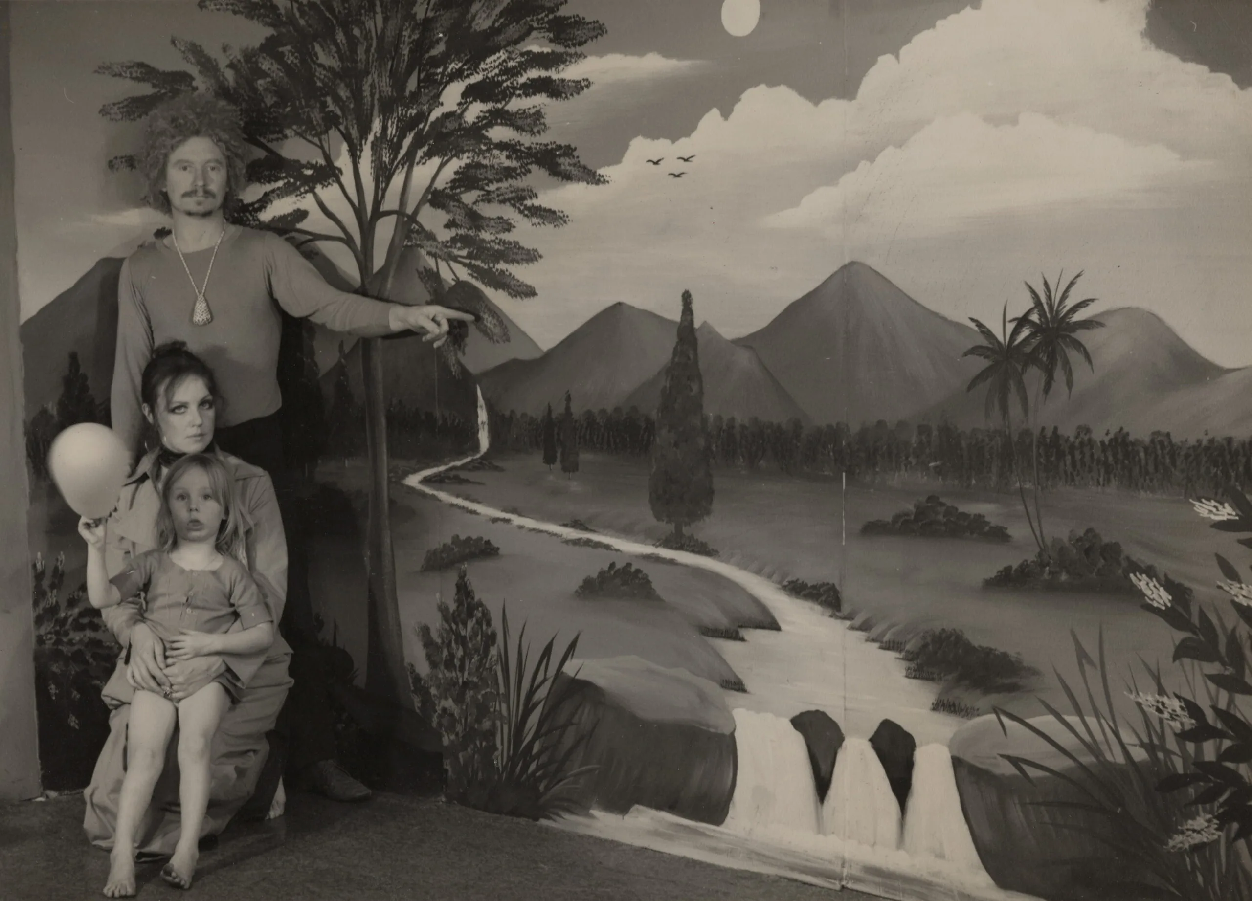 Brett, Wendy, and Arkie Whiteley in Suva, Fiji, 1969, image &copy; Art Gallery of New South Wales